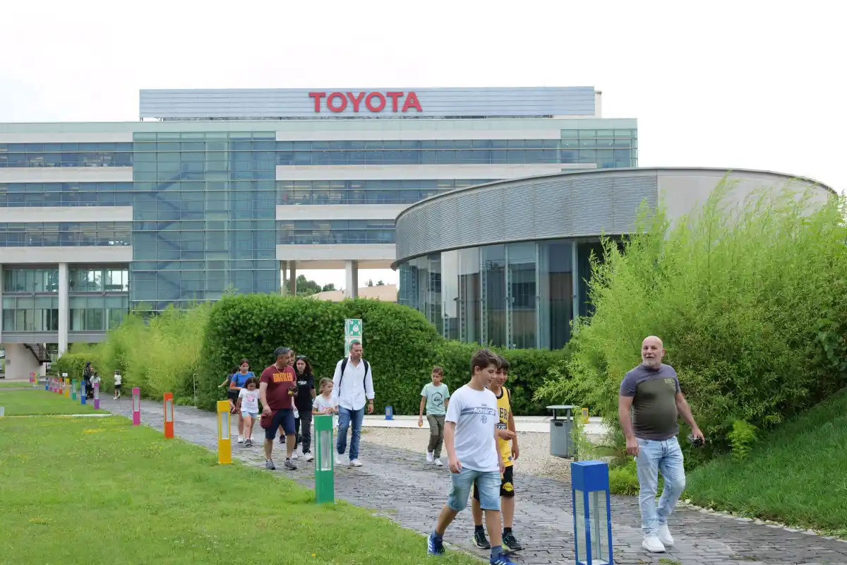 caseStudies.items.16.alt